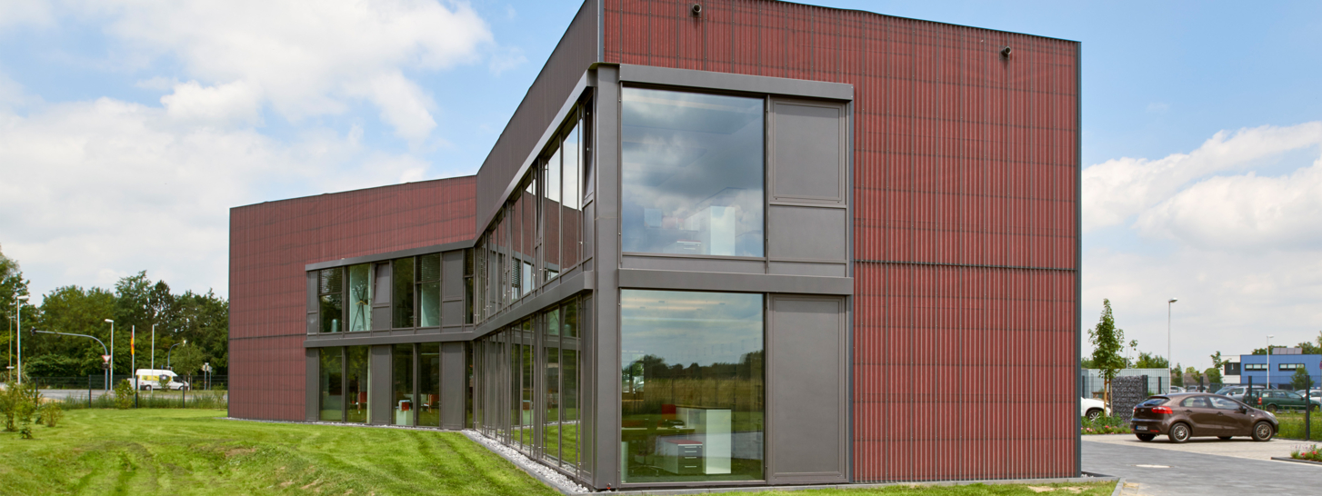 Bürogebäude in Hamm mit DELTA®-FASSADE COLOR PLUS