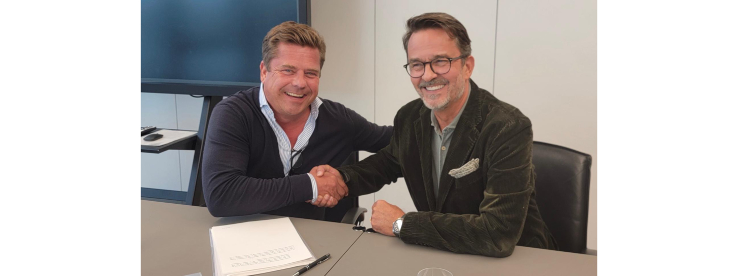 Signing Phillip Wagner_Thorsten Koch_weißer Rand.jpg